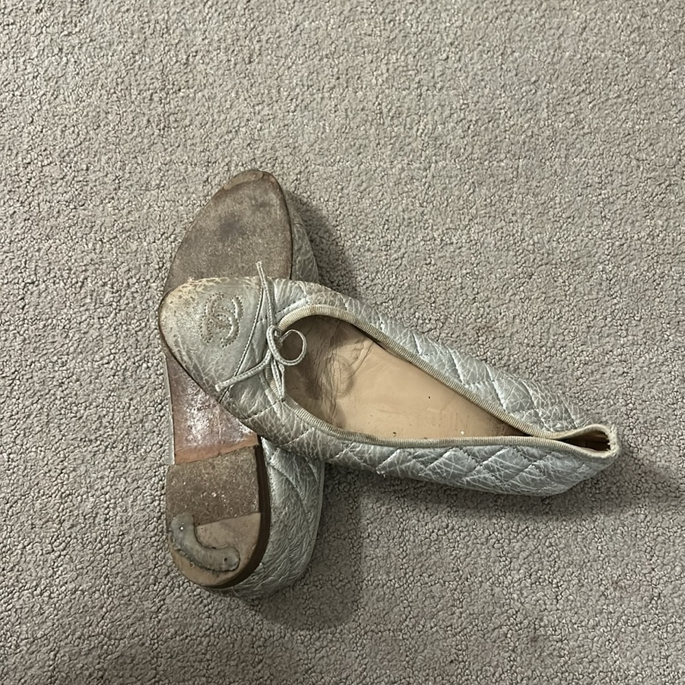 Chanel quilted balet flats